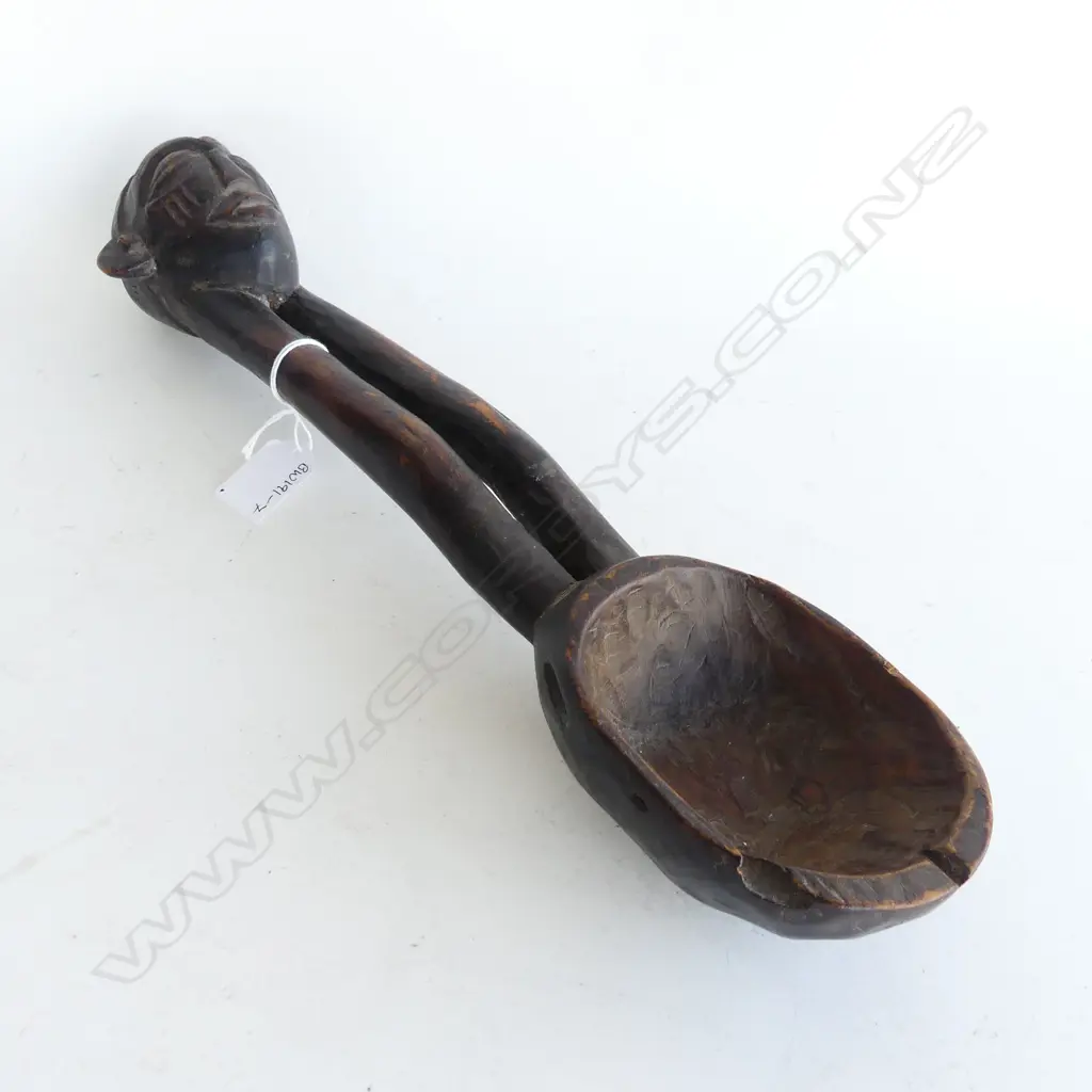 An African carved wooden spoon, Image 1++